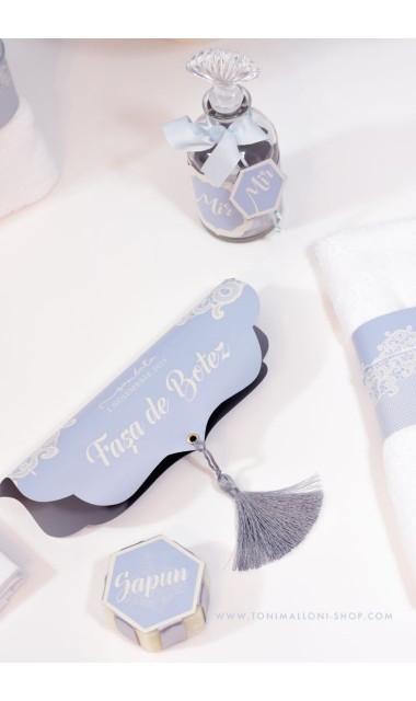 Trusou botez baieti personalizat prin brodare cu numele bebelusului, Lacy Ski 4
